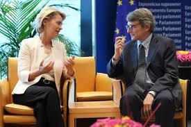 Von der leyen said she was annoyed that visitors are expected to wear an abaya. Ursula Von Der Leyen Merkel Loyalist Mother Of Seven