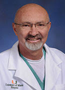 Стоматолог Михаил Пелег из Майами, штат Флорида