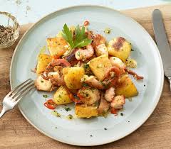 Gebratener Oktopus Mit Kartoffeln Rezept Lebensmittel Essen Rezepte Essen Und Trinken