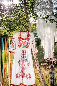 Midsommar Folklore Hochzeit Im Eigenen Garten Braut Kleider Und Brautkleid