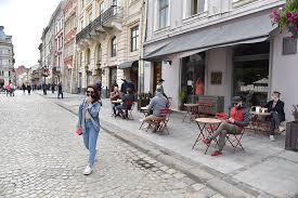 Чи є ще у львові туристи та що у цей. Lviv Vihodit Z Karantinu Zbruch