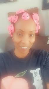 Merry Christmas Eve, Eve! 💖🎄 Fresh heatless curls with our OG Octocurl! I  love that we can achieve these gorgeous curls without using heat. It plays  a huge part in keeping her