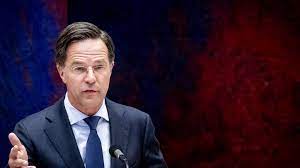 Maar in een interview met nieuwsuur over deze nieuw politieke cultuur zegt hij niet het roer om te willen gooien. Y17n6fayhkf1jm