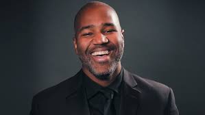 Maestro Daniel Bartholomew-Poyser Brings the Joy of the Season to His  Concerts