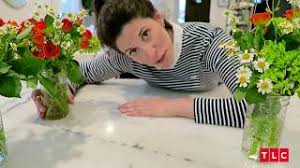 The flower selection is often limited at the grocery store. Grocery Store Flowers Look Like They Came From A Botique Florist With These Easy Tips Youtube