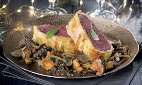 hindegebraad in korst met boschampignons recept voedsel ideeen recepten korsten