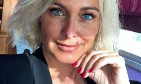 Her birthday, what she did before fame, her family life, fun trivia facts, popularity rankings, and more. Sonia Bruganelli Eta Lavoro Marito Figli Vita Privata