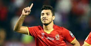 هو لاعب كرة قدم مصري، ولد في محافظة الشرقية بمركز بلبيس عام 1983، انتقل للنادي الأهلي وهو في سن الثالثة عشر، وتمت إعارته إلى نادي الاتحاد السعودي، ثم إلى نادي التعاون. Siw03dfx7yfzim