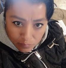 Cuando te regalan una cobija con forma de solicitud de empleo. A ver si así  agarras la onda y buscas trabajo.