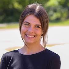 Julia Parada's Instagram, Twitter & Facebook