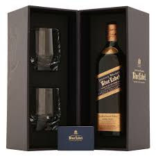 Johnnie Walker Blue Label Gift Set 70cl With 2 Bespoke Crystal Glasses Only 190 99 Amazon Co Uk Johnny Walker Blue Label Johnnie Walker Gift Set