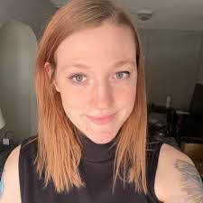 Lindsay Absher's Instagram, Twitter & Facebook