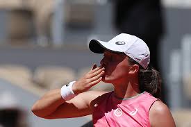 Iga świątek wygrała turniej wta 1000 w rzymie, pokonując w finale czeszkę karolinę pliskovą (9.) 6:0, 6:0. Transmisja Online Iga Swiatek Maria Sakkari Wiemy Gdzie Ogladac Stream Z Cwiercfinalu Roland Garros