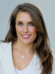 Diana Hammer's Instagram, Twitter & Facebook