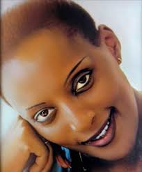 Menya bamwe mu bahanzikazi bakanyujijeho muri muzika nyarwanda yo ha mbere 