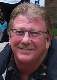 Robin Hoyt's Instagram, Twitter & Facebook