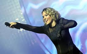 Lorie Revient! Ses Fans en Délire Après des Années d'Absence! - Imagen principal del artículo