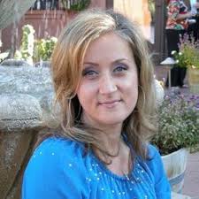 Amazon.com: Skirting Traditions: Arizona Women Writers and Journalists  1912-2012 eBook : Kimsey Warneka, Brenda, Hughes, Carol, McFarland, Lois,  P. Payne, June, Roe, Sheila, Knight Stevenson, Pam: Books