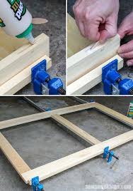 This unique accordion picture frame is simple to build and looks really nice! How To Make Diy Wood Window Screens Free Plans Saws On Skates