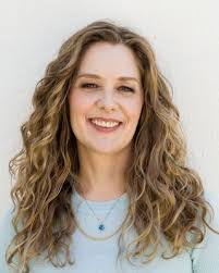 Molly Howard's Instagram, Twitter & Facebook