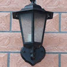 La porte d'entrée avec imposte est principalement présente dans les maisons de rue, car elle permet de faire entrer de la lumière, tout en évitant les regards indiscrets de l'extérieur. Applique Murale Classique Pour Le Jardin Livraison Gratuite Luminaire D Exterieur Ideal Pour Une Porte D Entree Nouveau Modele 2018 Buy Mur Exterieur Led Jardins Lampe En Plein Air Lampe Offre Speciale Lampe De Mur Exterieur Product On Alibaba Com