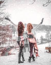 10 white xmas lightroom presets christmas day mobile instagram feed filter merry holiday blogger photo editing travel portrait lifestyle in 2021 winter portraits friend photoshoot snow photoshoot