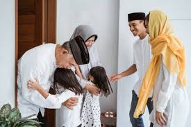 Ucapan sembah sungkem adat jawa #sembah sungkem kromo inggil #sembah sungkem saat lebaran #tradisi sungkeman #putu. Kumpulan Ucapan Hari Raya Idul Fitri Bahasa Jawa Lengkap Dengan Artinya Indozone Id
