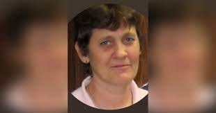 Elizabeth Ladd's Instagram, Twitter & Facebook