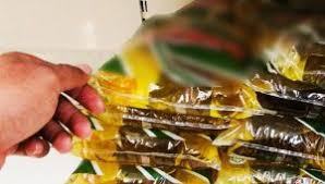 Minyak masak kitar semula juga tidak terjamin dari segi keselamatan dan kebersihannya kerana ia diperoleh daripada sisa minyak terpakai di restoran atau hotel, katanya ketika dihubungi bernama di sini. Langkah Mudah Nak Pastikan Jika Minyak Masak Anda Adalah Kitar Semula Wajib Buat Kalau Nak Sihat