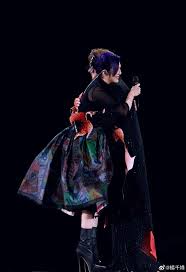 杨千嬅北京鸟巢站台为汪苏泷个唱担任嘉宾｜即时新闻｜缤FUN星网 ...