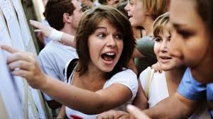 Daca vrei ajutor privind completarea p85 poti suna la 0300 200 3300 daca esti in uk sau la +44 135 535 9022 daca. StudenÅ£ii Cu Probleme De SÄƒnÄƒtate Si Cei Din Familii Cu Venituri Mici Vor Primi Burse Sociale