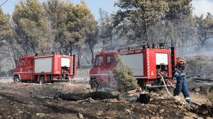 Πυρκαγιά βρίσκεται σε εξέλιξη σε δασική έκταση στην καστανιά του δήμου ανατολικής μάνης λακωνίας. Fwtia Sthn Kastania Manhs Ekkenw8hkan Oi Oikismoi Kastania Agios Nikolaos Kai Kokkina Loyria