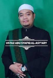 Sebenarnya, ustaz ebit lew adalah berketurunan cina dan beliau mula mendapat hidayah dan memeluk islam seawal umur 12 tahun. Ustaz Abu Syafiq Persoal Dari Mana Ustaz Ebit Lew Dapat Duit Beli Kereta Mewah Tun Carlos
