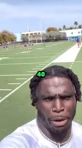 Tyreek hill vs 40 female football players 😳👀🔥#football