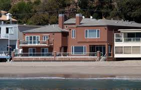 Pin On Celebrities Homes