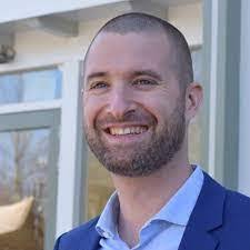 Robert Dubinski's Instagram, Twitter & Facebook