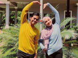Syafie dan aishah sudah tiga tahun bercinta. Syafie Aishah Tunang 7 April