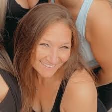 Rachel Bechard's Instagram, Twitter & Facebook