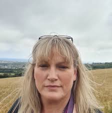 Hi, does anyone know if there's always taxis outside the railway station to  take people to the greyhound track