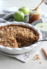 ginger apple crumble pie with salted caramel rezept kaffee und kuchen rezepte kuchen