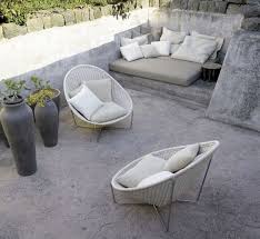 Klein Terras Zicht Betonnen Vloeren Vloer Kussens Leunstoel Klei Schepen Betonnen Klei Klein Kussens Leuns Buiten Lounge Stoelen Patiodesign Buitenstoel