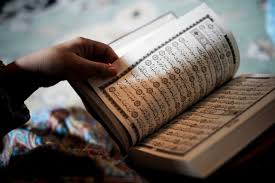 Surat ar rahman sangat dianjurkan untuk dibaca setiap hari. Bacaan Surat Ar Rahman Lengkap Beserta Hikmah Membacanya Kumparan Com