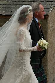 Kit Harington Hochzeit Die Ersten Bilder Rose Leslie Begrusst Game Of Thrones Kumpels Zum Anwesen Der Familie In Schottland Braut Rose Leslie Hochzeit