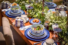 How to set a table for dinner. Blue Table Setting Inspiration For A Dinner Party Of Six