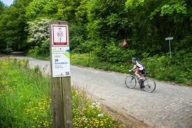 Rij jouw eigen klassieker in ware flandrien stijl over de wegen van de brabantse pijl. Cycling Racing Routes And Tools Visitflanders