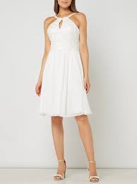 Es gibt allerdings auch noch einige andere punkte in denen sich das amerikanische schulsystem vom deutschen unterscheidet. Luxuar Brautkleid Mit Amerikanischem Ausschnitt In Weiss Online Kaufen 1232027 P C Online Shop