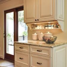 Shelf Under Upper Cabinets Bracket Corbel Could Do This With The Brackets Extending Down From The Side Kitchen Design Traditional Kitchen Design Home Kitchens