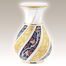 El Yapimi Vazo No 30 Kutahya Porselen Urun Kodu Br20vz013880 El Ya In 2020 Porcelain Vase Vase Porcelain