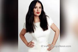 The hitman's wife's bodyguard will preview in us theaters on june 11 and 12 before opening wide on june 16. Why Salma Hayek Was Shocked When Offered Hitman S Wife S Bodyguard