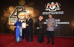 Allahyarham dilantik ke jawatan ketua pengarah jasa pada 2009. Galeri Anugerah Perkhidmatan Cemerlang Category Jasa Image Jabatan Hal Ehwal Khas